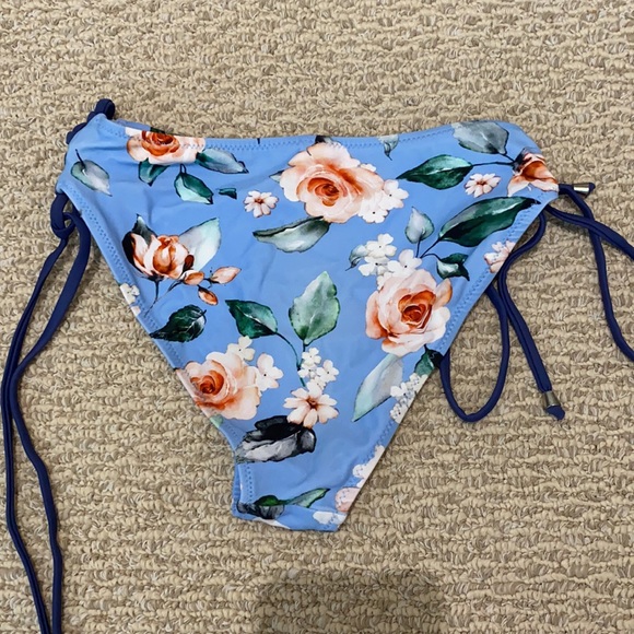 Full coverage bikini bottoms - Picture 2 of 3